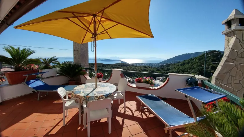Villa La Favola med havudsigt - Image 1