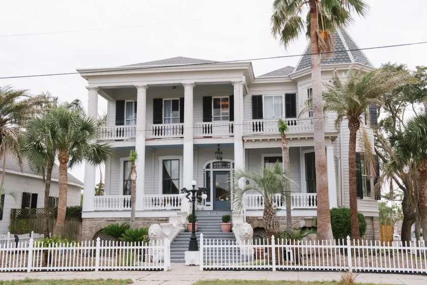 Carr Mansion - Image 1