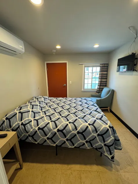 Fraser Motel - Room