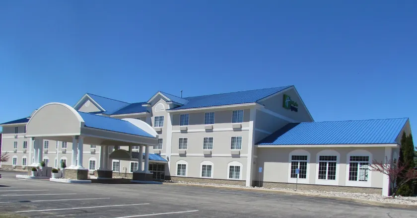 Holiday Inn Express Hotel & Suites Cadillac by IHG - Image 1