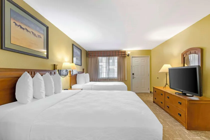 Best Western Executive Inn - Image 1