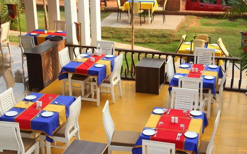 Paparazzi Resort - Image 1