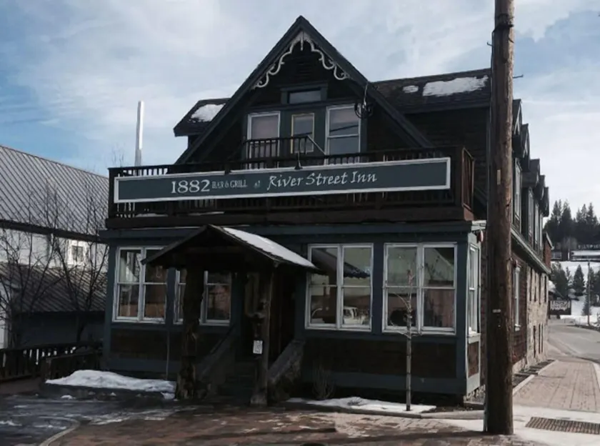 1882 Bar and Grill at River Street Inn - Image 1