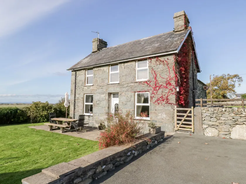 Tyddyn - Image 1