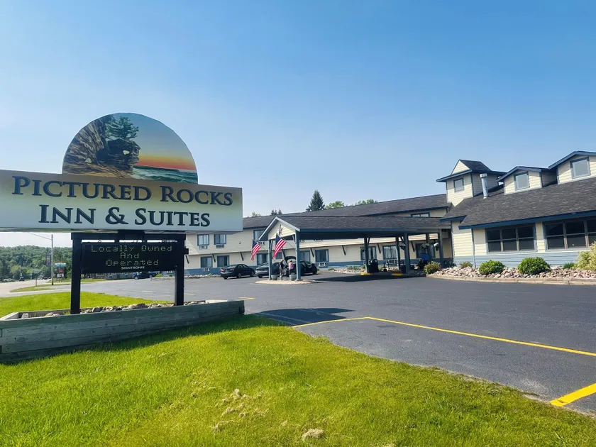 Pictured Rocks Inn & Suites - Image 1
