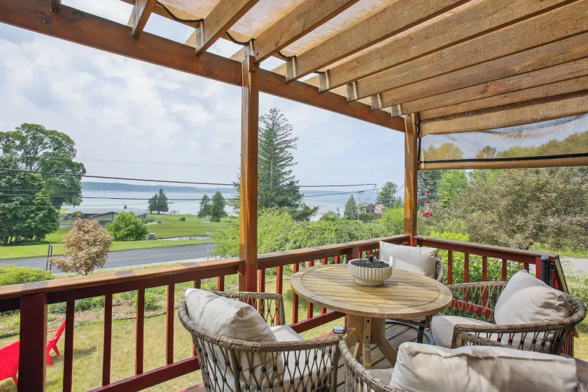 Crystal Lake Vacation Rental, 3 Mi to Betsie River - Image 1
