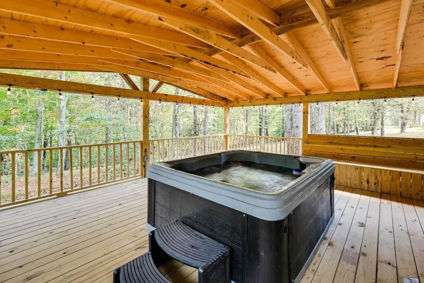 3 Mi to Lake! Mammoth Cave Cabin w/ Fire Pit - Image 1