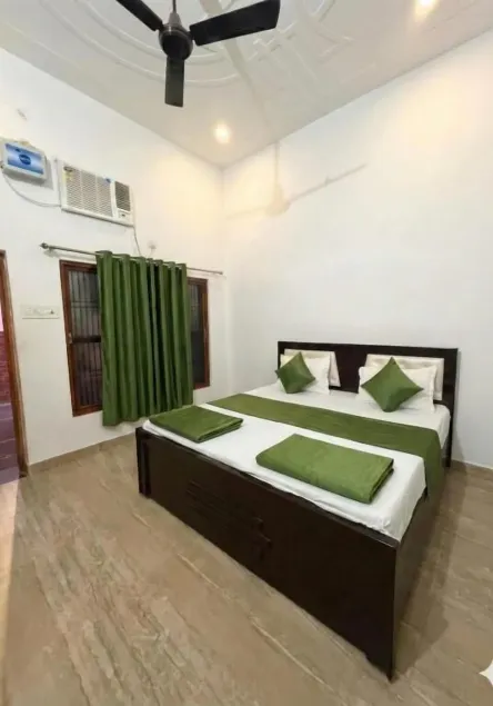 Hotel Vijay Palace- Near Ram Mandir Ayodhya - Zimmer