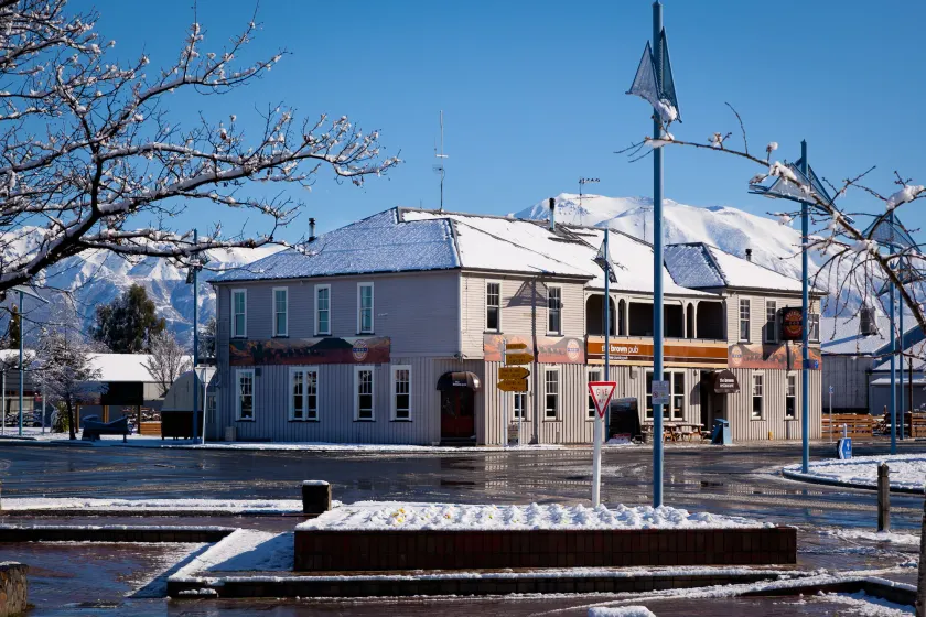 The Brown Pub - Image 1