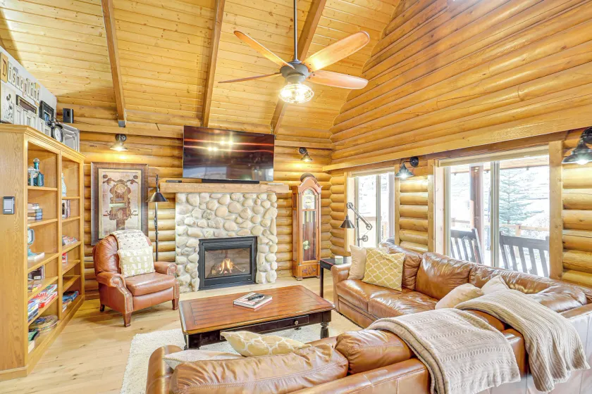 Trail Access & Riverfront Porch at Home in Provo! - Innvendig