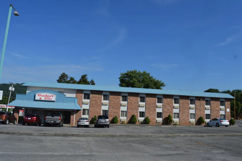 Budget Inn of Claypool Hill - Image 1