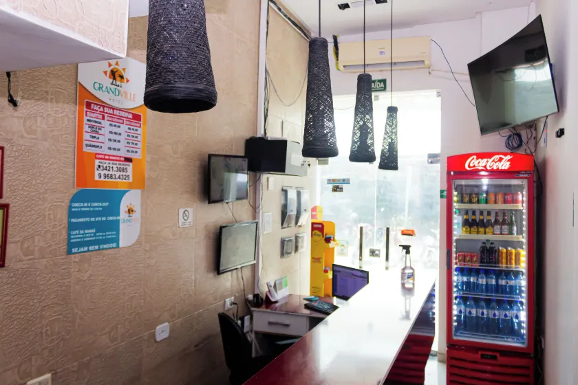 Hotel Grandville Centro - Image 1