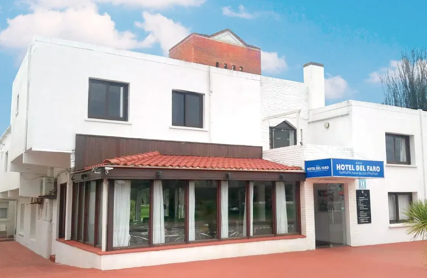 Nuevo Hotel del Faro Punta del este - Image 1