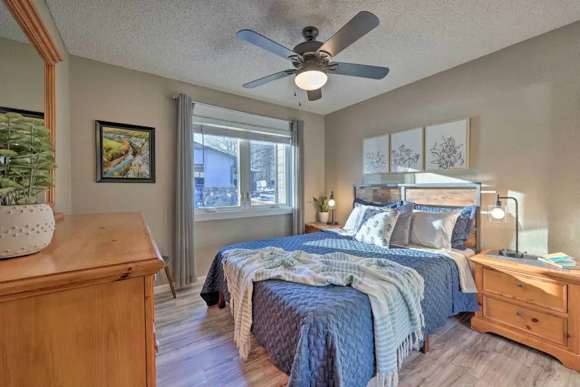 Bella Vista Home w/ Deck + Trails: On Golf Course! - Værelse