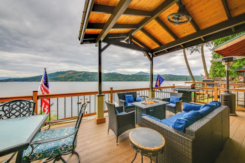 Hike, Fish & Unwind: Cocolalla Lake Home w/ Dock! - Image 1