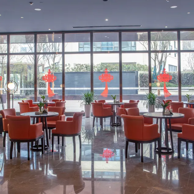 Shundi SHY Hotel Jinshan Lake Zhenjiang - Image 1