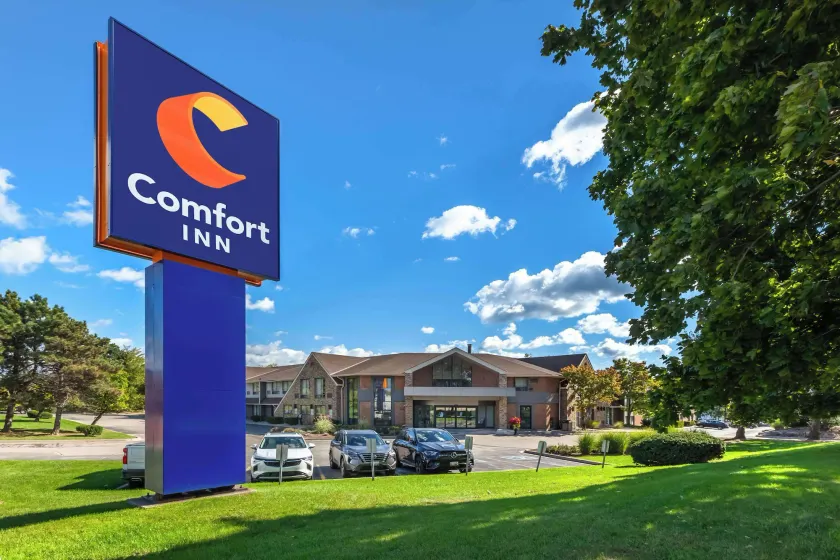 Comfort Inn - Image 1