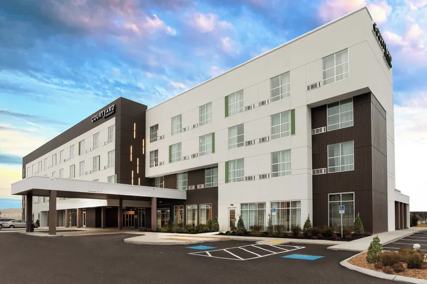 Courtyard by Marriott Jonesboro - Image 1