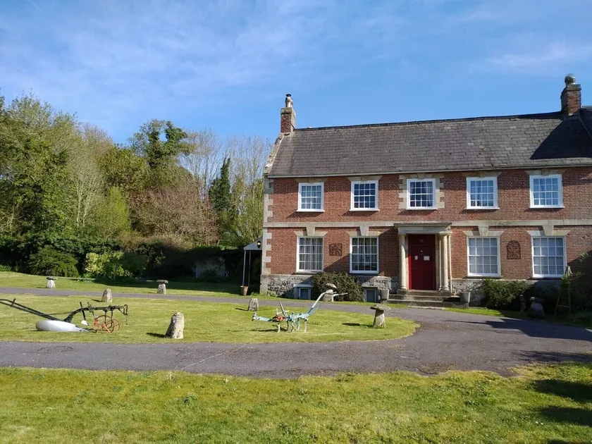Rollestone Manor B&B and Restaurant - Image 1
