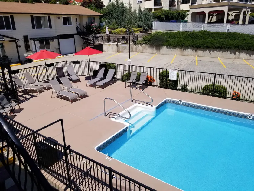 Osoyoos Lakeview Inn & Suites - Image 1