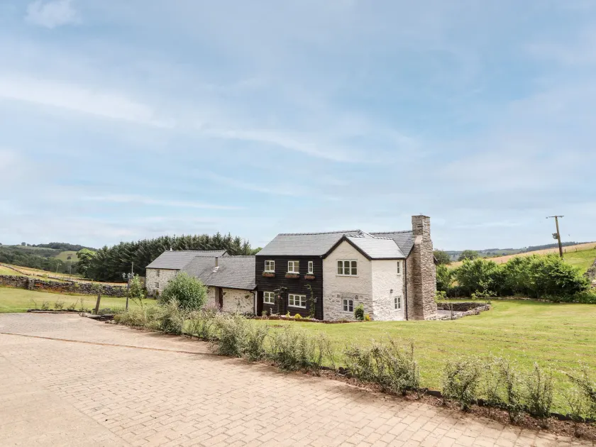 Pant Dafydd Goch - Image 1