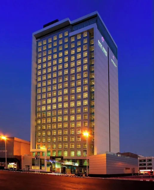 Park Regis Kris Kin Hotel - Image 1