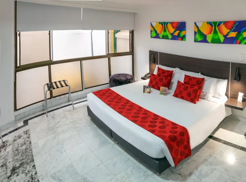 Hotel Montes De La Castellana - Image 1