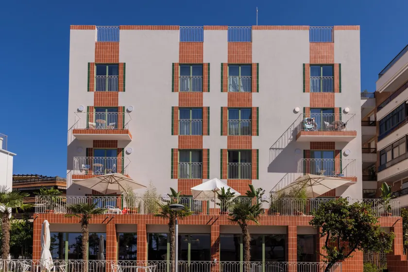 Terra Aurea Aparthotel - Image 1