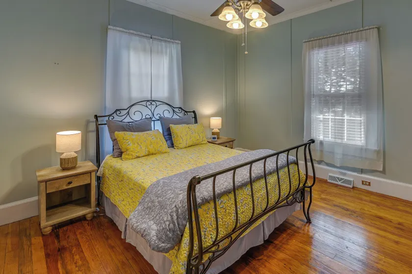 Quaint Anderson Home w/ Sunroom, Walk To Downtown! - Interiør