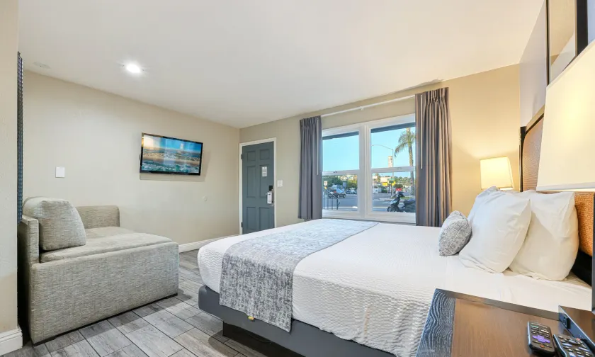 Hotel Point Loma - Image 1