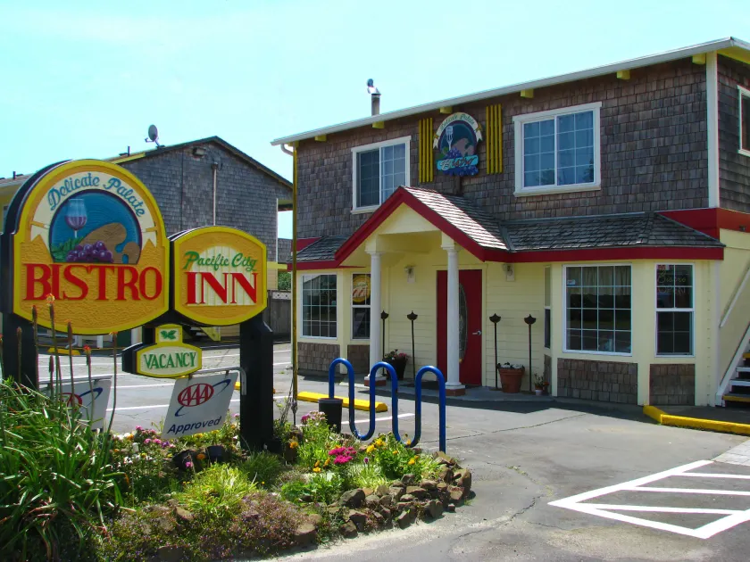 Pacific City Inn - Image 1