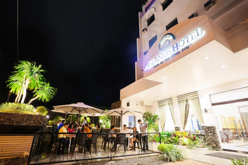 Islands Hotel - Image 1