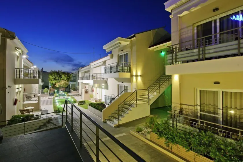 Castello Hotel - Image 1
