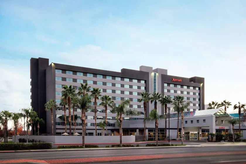 Bakersfield Marriott at the Convention Center - Image 1