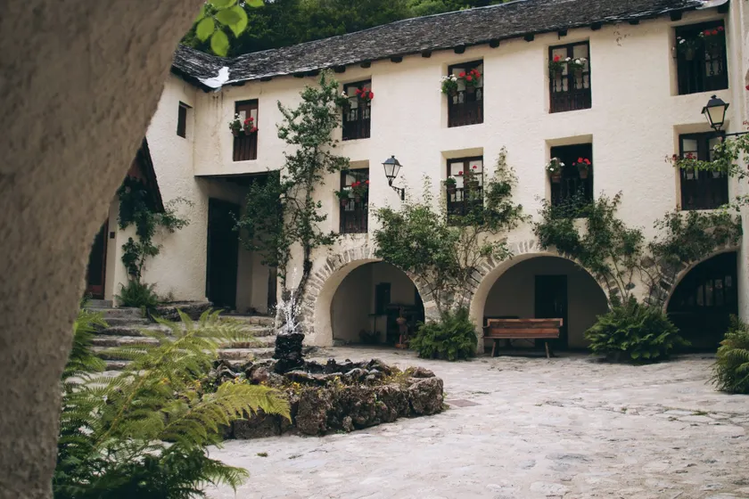 Hotel Caldas - Image 1