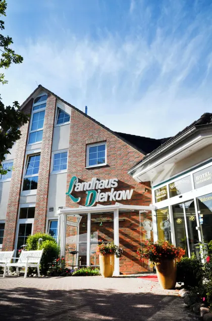 Hotel Landhaus Dierkow - Image 1