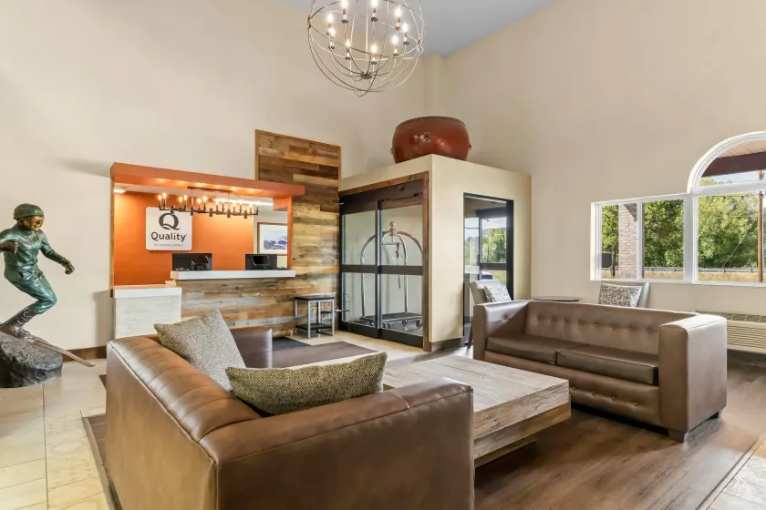 Quality Inn & Suites Steamboat Springs - Image 1