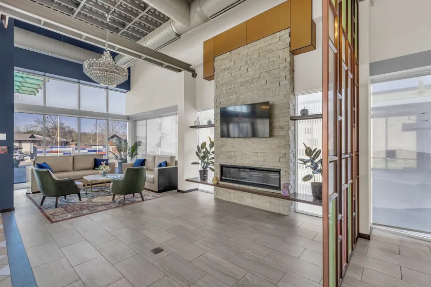 Baymont by Wyndham Kansas City North - Image 1
