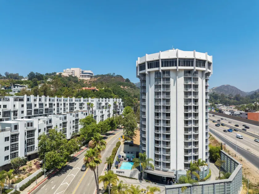 Hotel Angeleno - Image 1