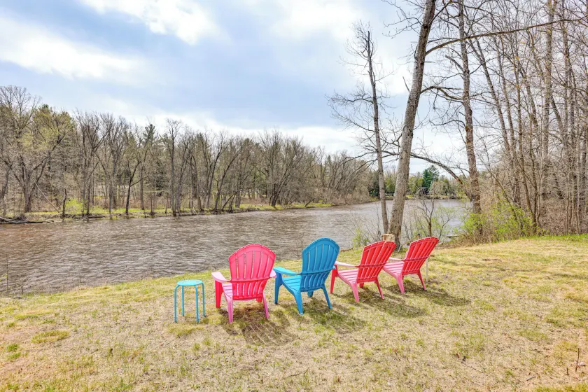 On Muskegon River! Wooded & Peaceful Retreat - Image 1