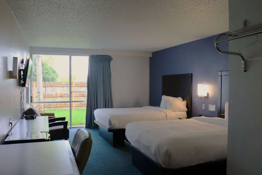 Travelodge by Wyndham Milwaukee - Image 1