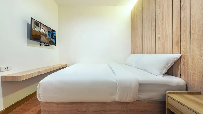 Siam Subway Hostel and Café - Image 1
