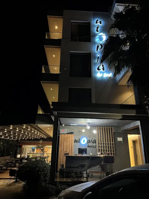 Hotel Utopia - Image 1
