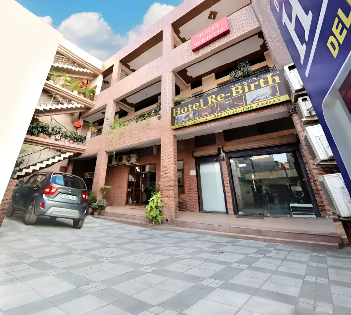 Rebirth Hotel - Image 1