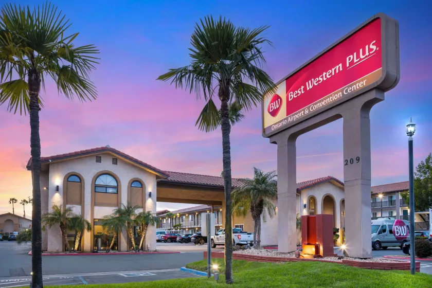 Best Western Plus Ontario Airport & Convention Center - Image 1