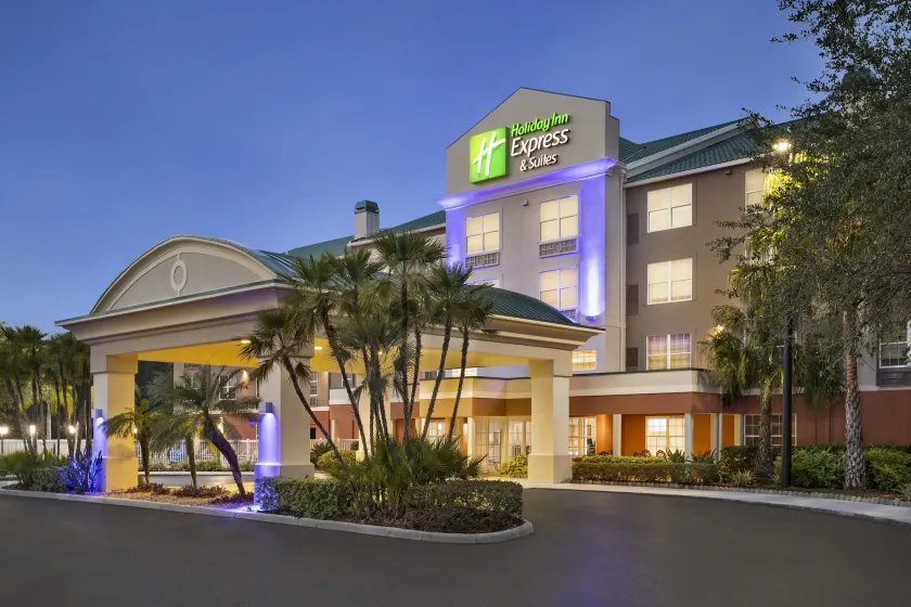 Holiday Inn Express & Suites Sarasota East by IHG - Image 1
