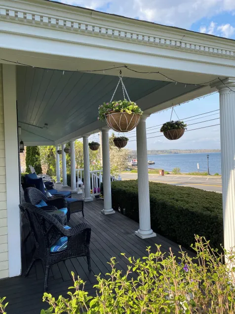Spouter Inn Bed & Breakfast - Image 1