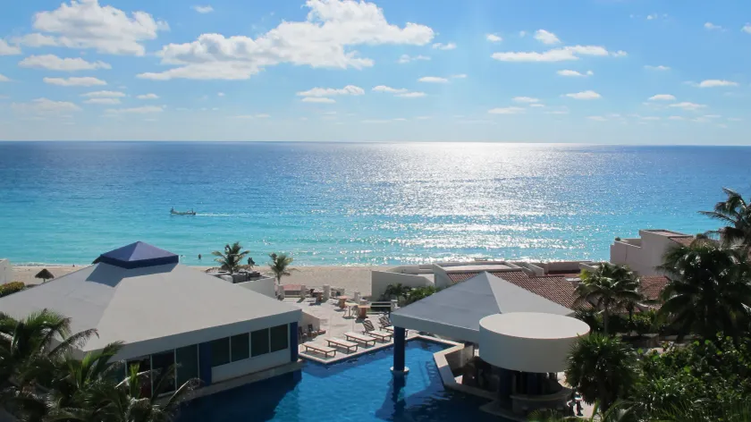 Solymar Beach Condos - Image 1