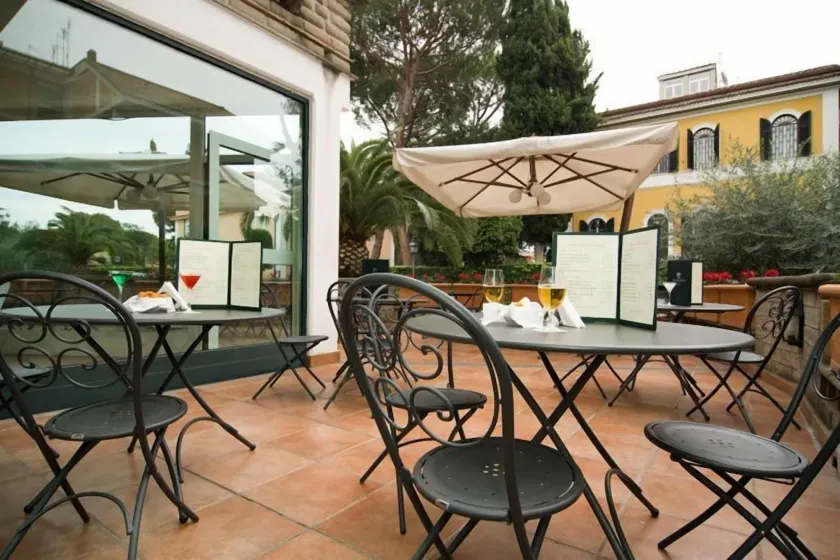 Appia Park Hotel - Image 1