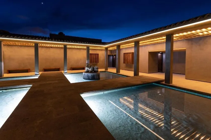 Uvence Arte + Hotel - Image 1